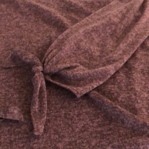 NEW! Blush Crisscross Tie Sleeve Hacci Top. Large - Picture 5 of 5